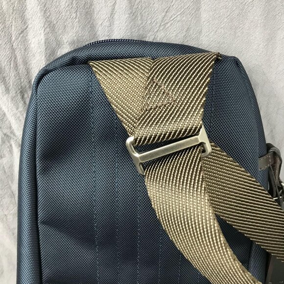 TUMI SLING BAG In blue - Picture 6 of 11